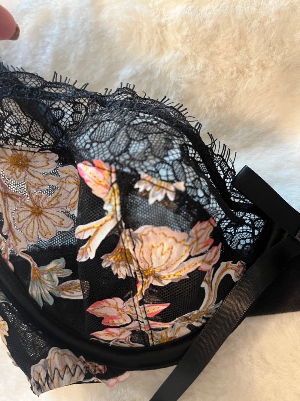 VICTORIA'S SECRET Dream Angels Unlined Applique Low Cut Demi Bra Size 32C - Picture 6 of 10